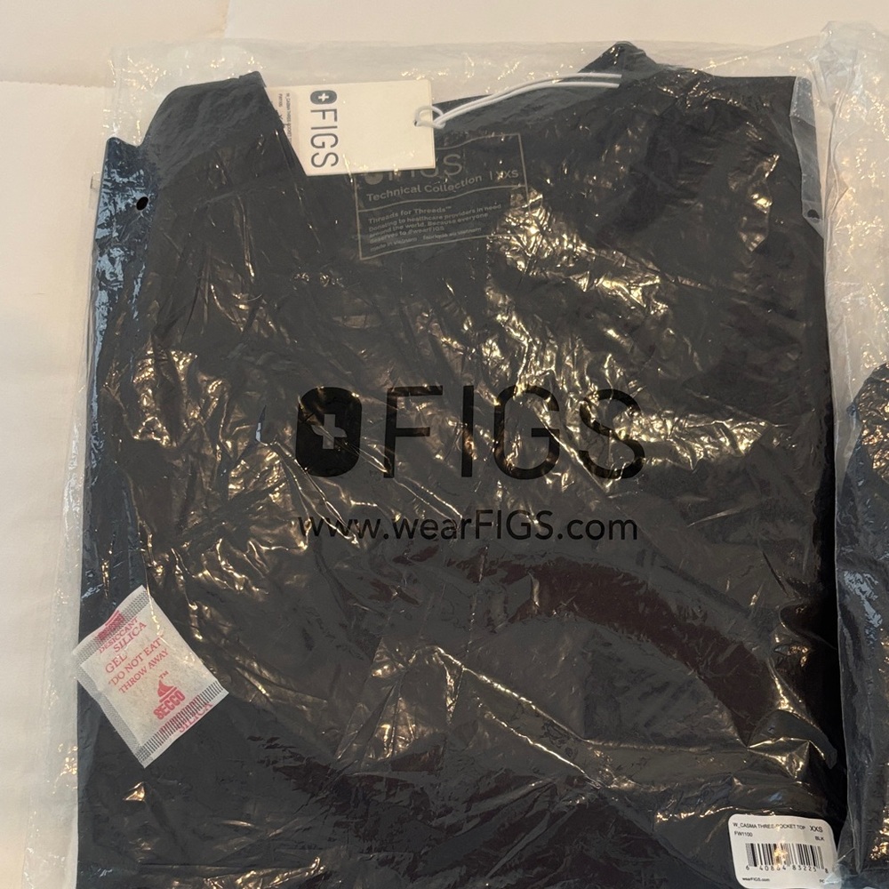 Figs Jet Black Scrub Top